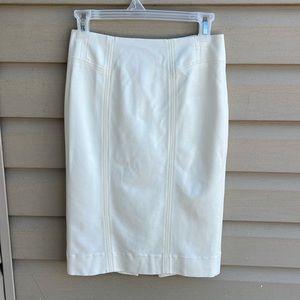 NWT - WHITE HOUSE BLACK MARKET SKIRT - SIZE 0